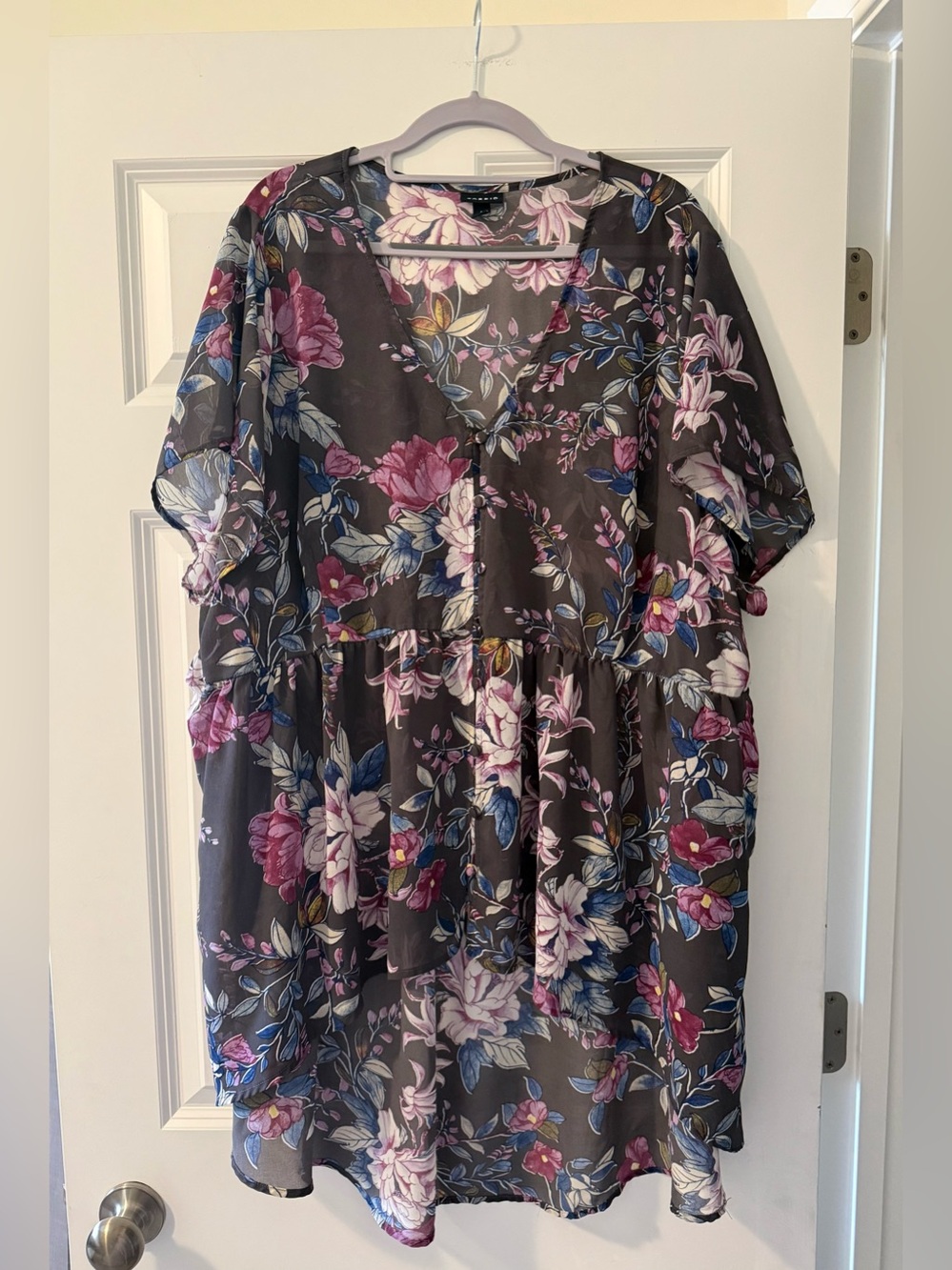 Torrid Floral V-Neck Flutter Sleeve High-Low Tunic Top